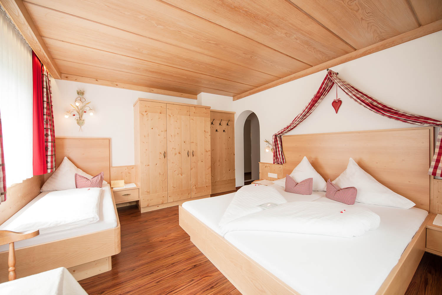 Dreibettzimmer im Hotel Angelika